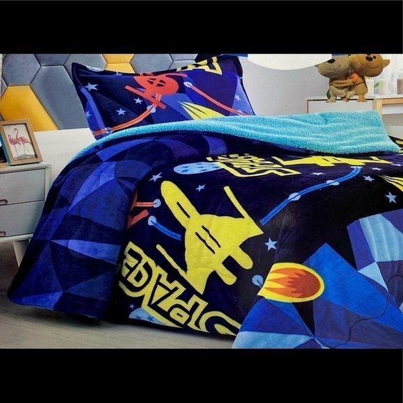 NEW! Kids Twin Size Rocket Ship Design Ultra Soft Sherpa Blanket Set - Picture 1 of 8